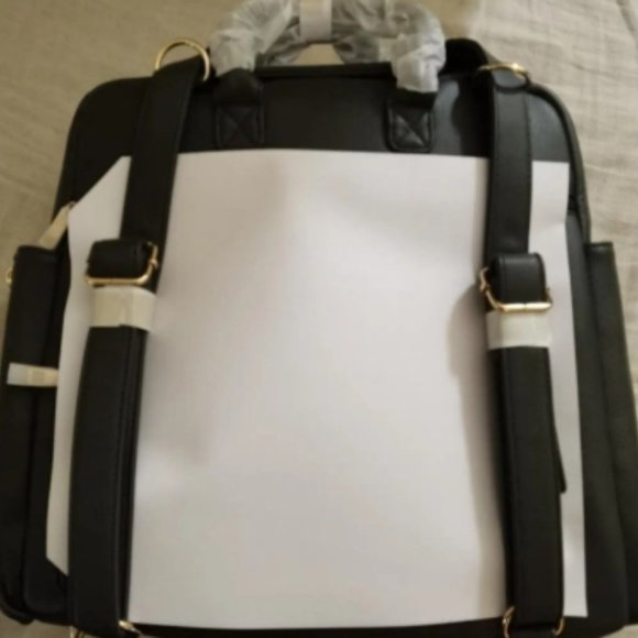 Brand New Ayla&Co Large Travel Bag color Olive Green - Picture 10 of 13